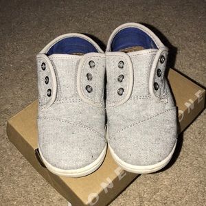 Tom’s Light Gray Chambray Velcro Shoes
